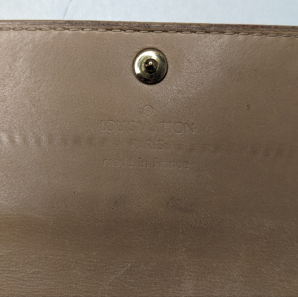 Authentic Louis Vuitton Noisette monogram Vernis Sarah wallet - Picture 8 of 16